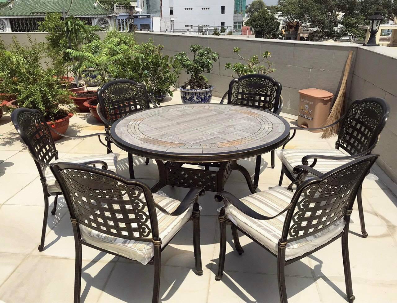 1716779927_bo-ban-ghe-nhom-duc-mat-da1